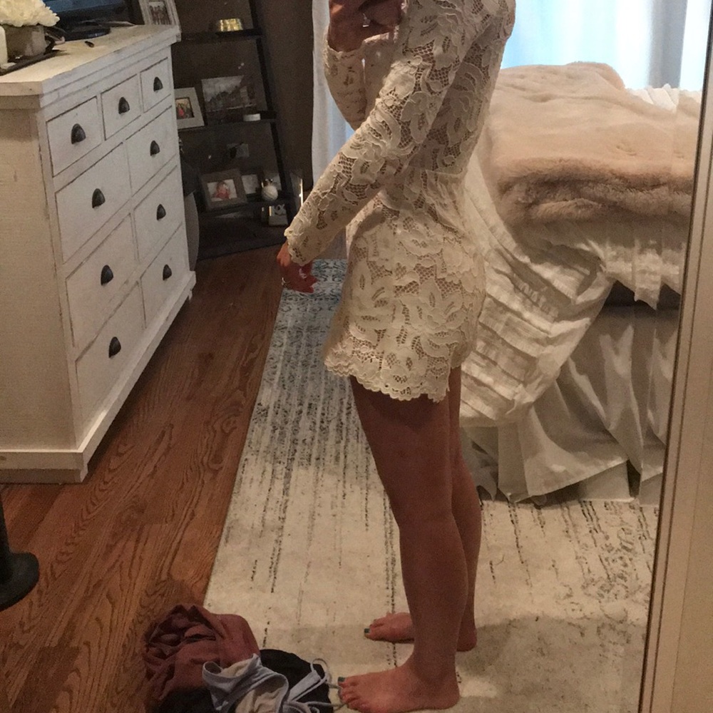 SOLD ALEXIS new without tags white lace romper XS - Picture 3 of 3